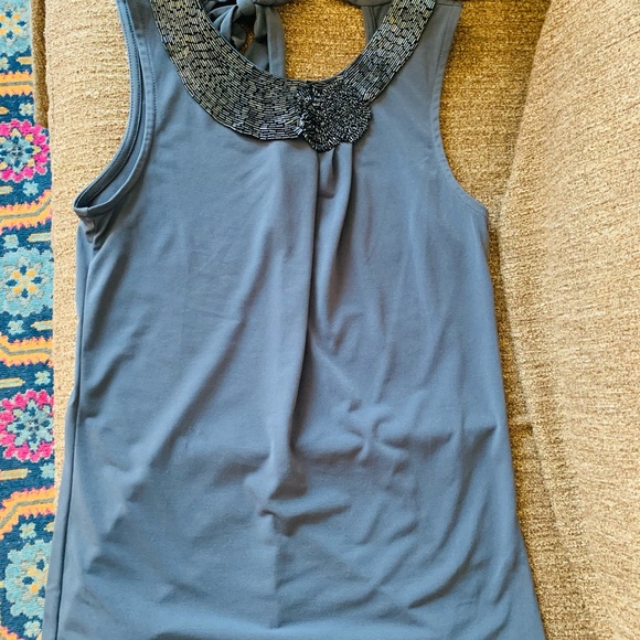 Sleeveless Blouse - Picture 2 of 5